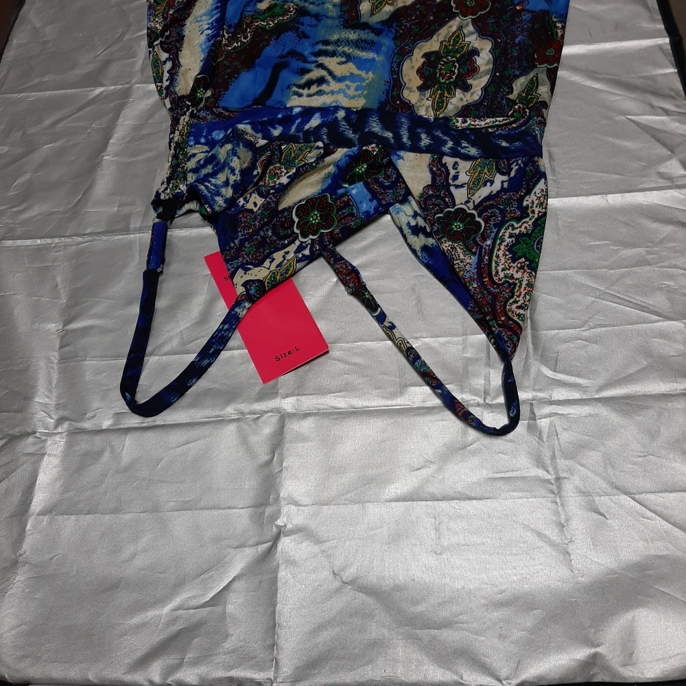 Ladies dress - Picture 6 of 8